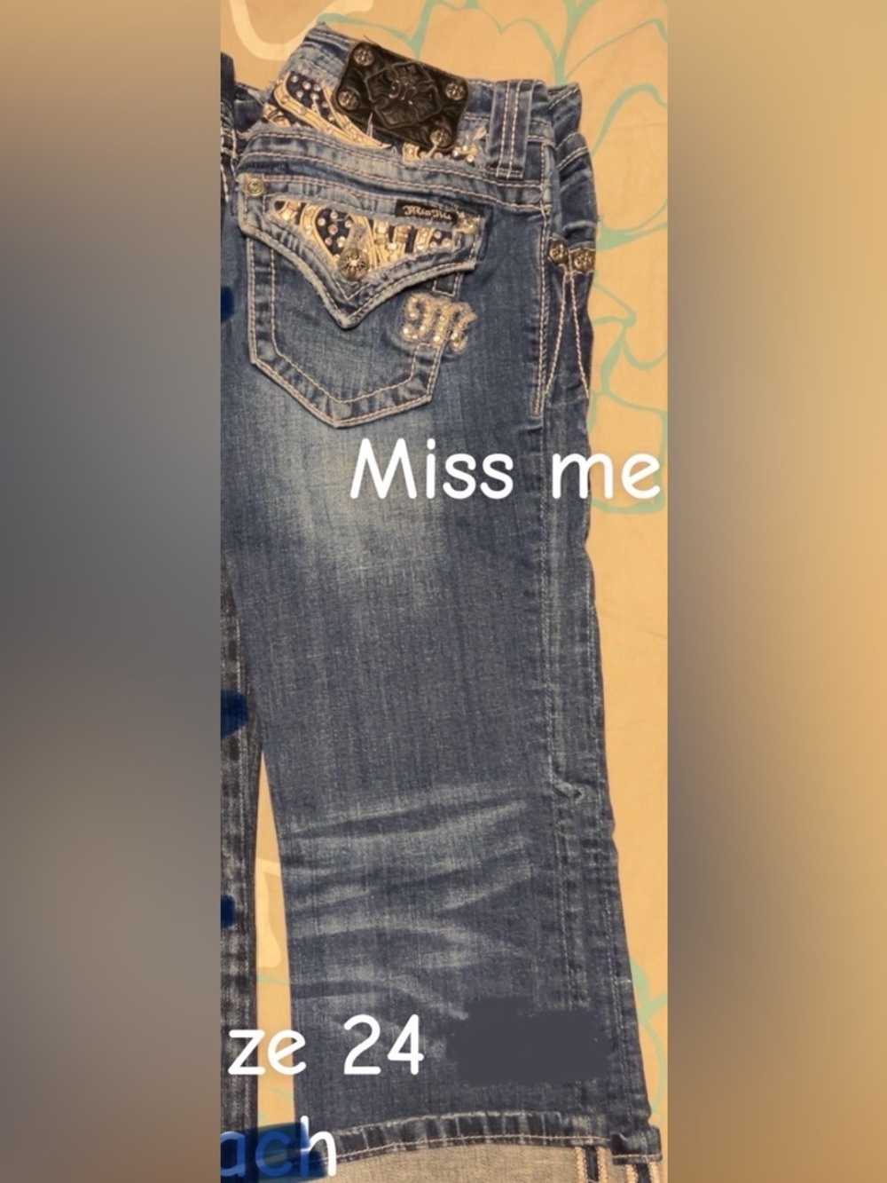 Miss me capris size 24